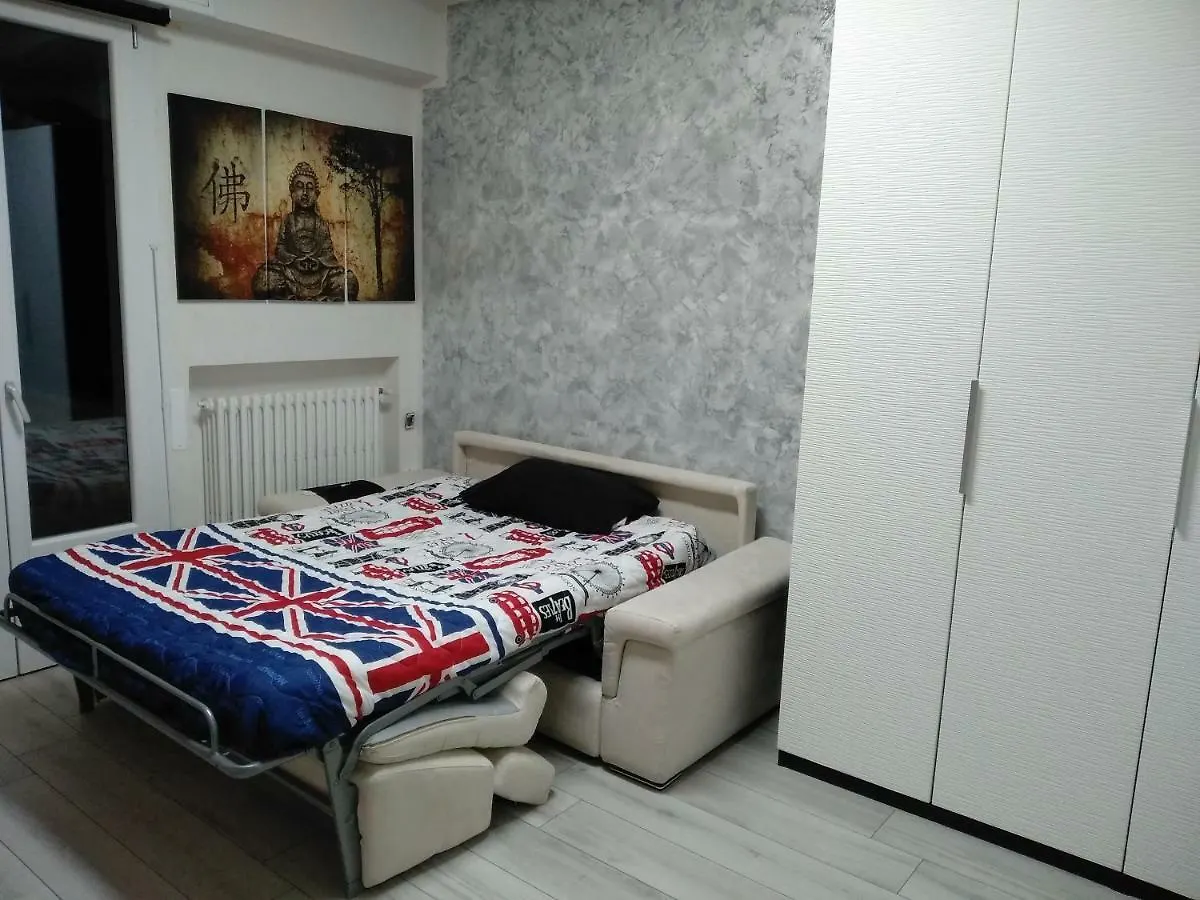 Brand New Apartment In Fiera Bolonya İtalya